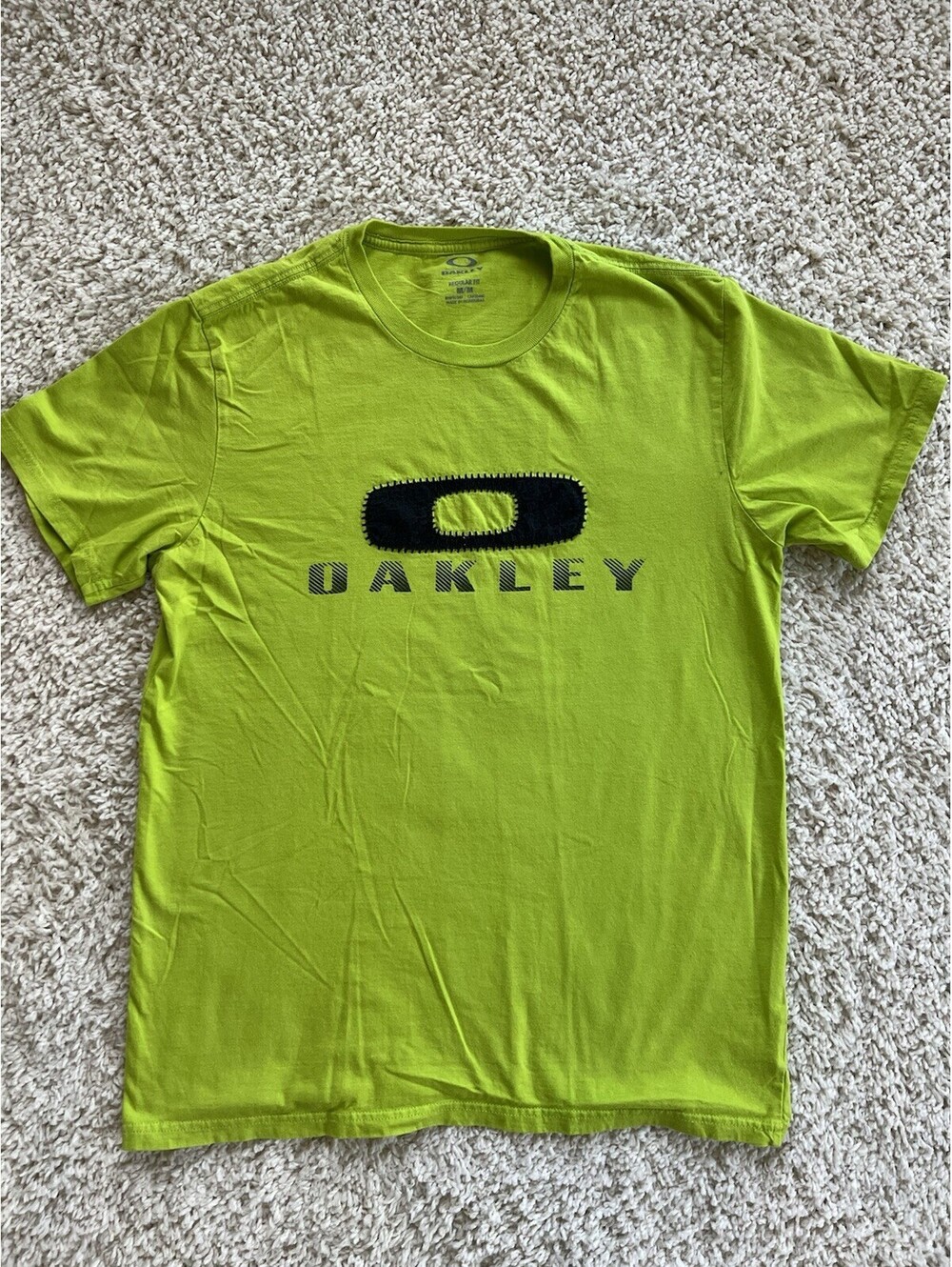 Oakley Men's Short Sleeve T-Shirt Size Medium Patch Graphic Vintage